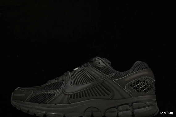 Triple 5 ZOOM Black (2023) BV1358-003 NIKE VOMERO 1105